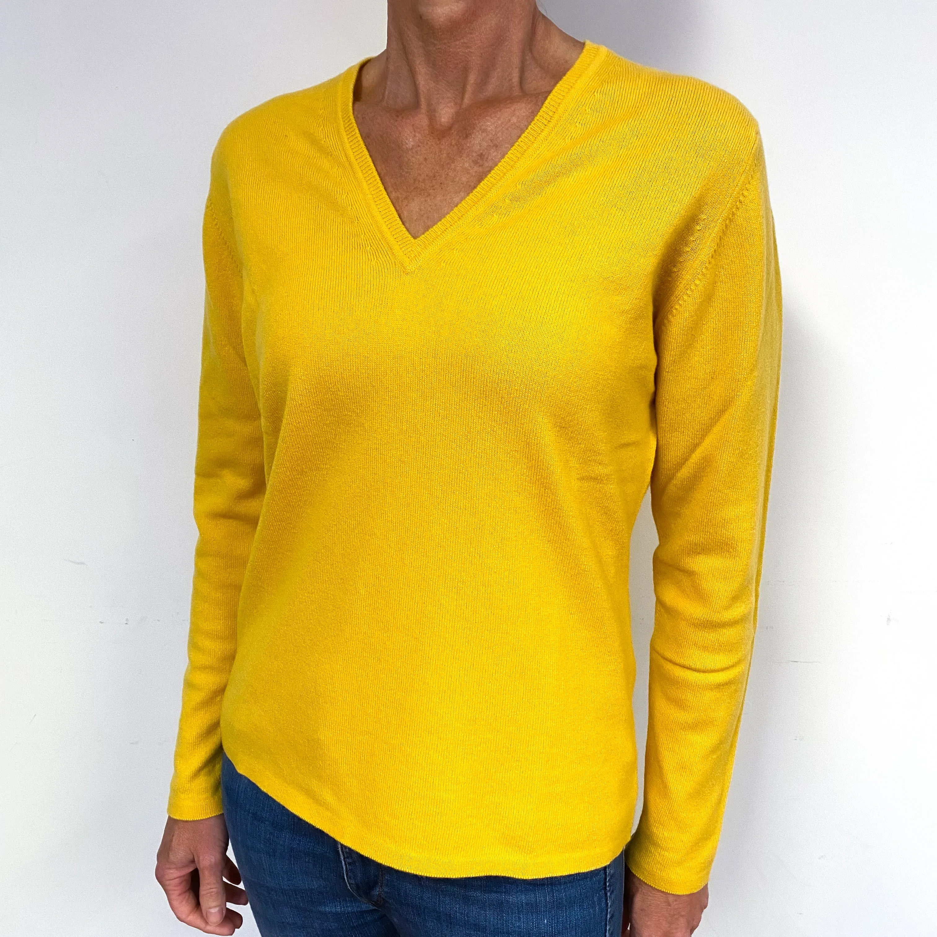 Brand New Scottish Primrose Yellow Cashmere V-Neck Jumper Medium