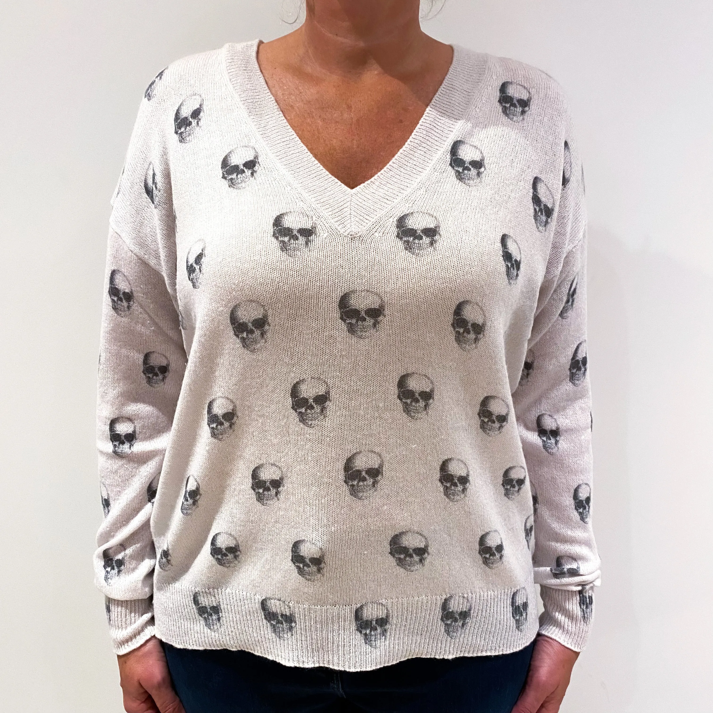 Cream Skull Pattern Slouchy Cashmere V-Neck Jumper Large