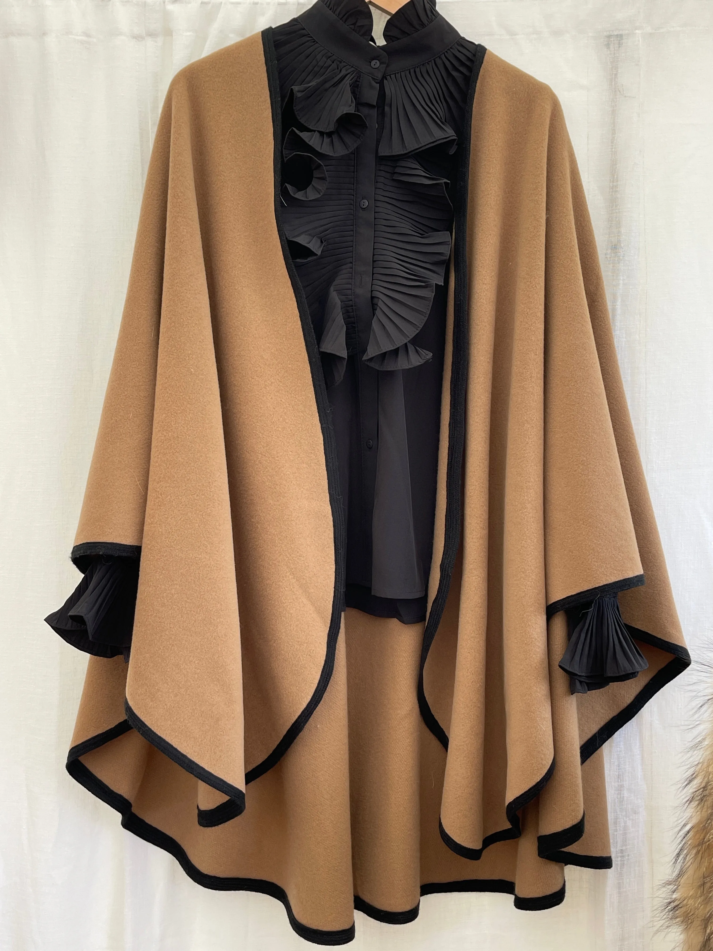 Karen Wool Cashmere Cape