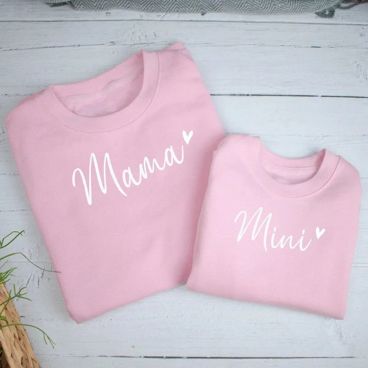 Mama and Mini Sweatshirt, Mum and Daughter Matching, Mama Mini Gifts, Mother&#39;s Day Outfit, Mother Daughter Matching Jumpers, Gift for Mum