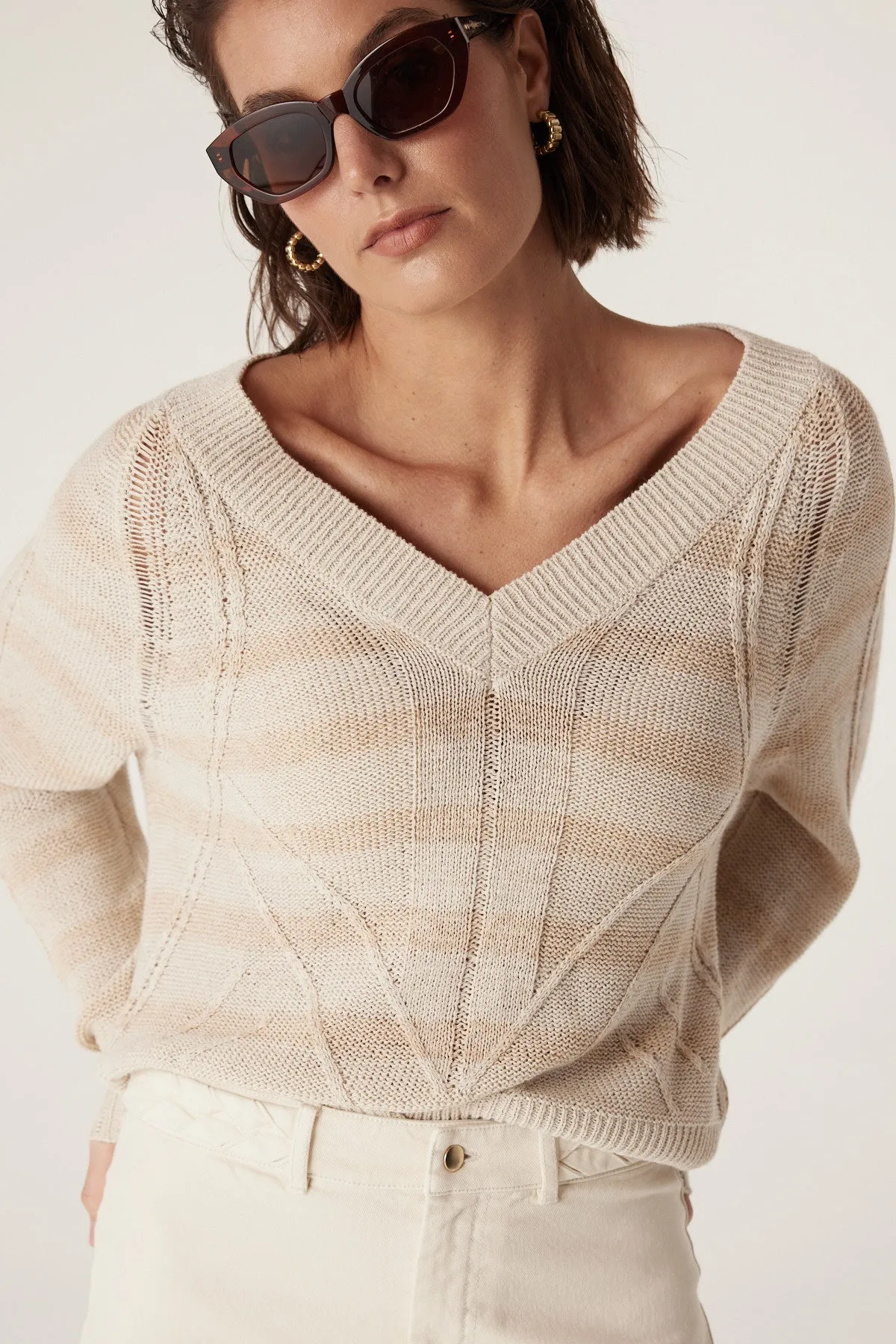 Raffles V Neck Jumper - Natural Stripe