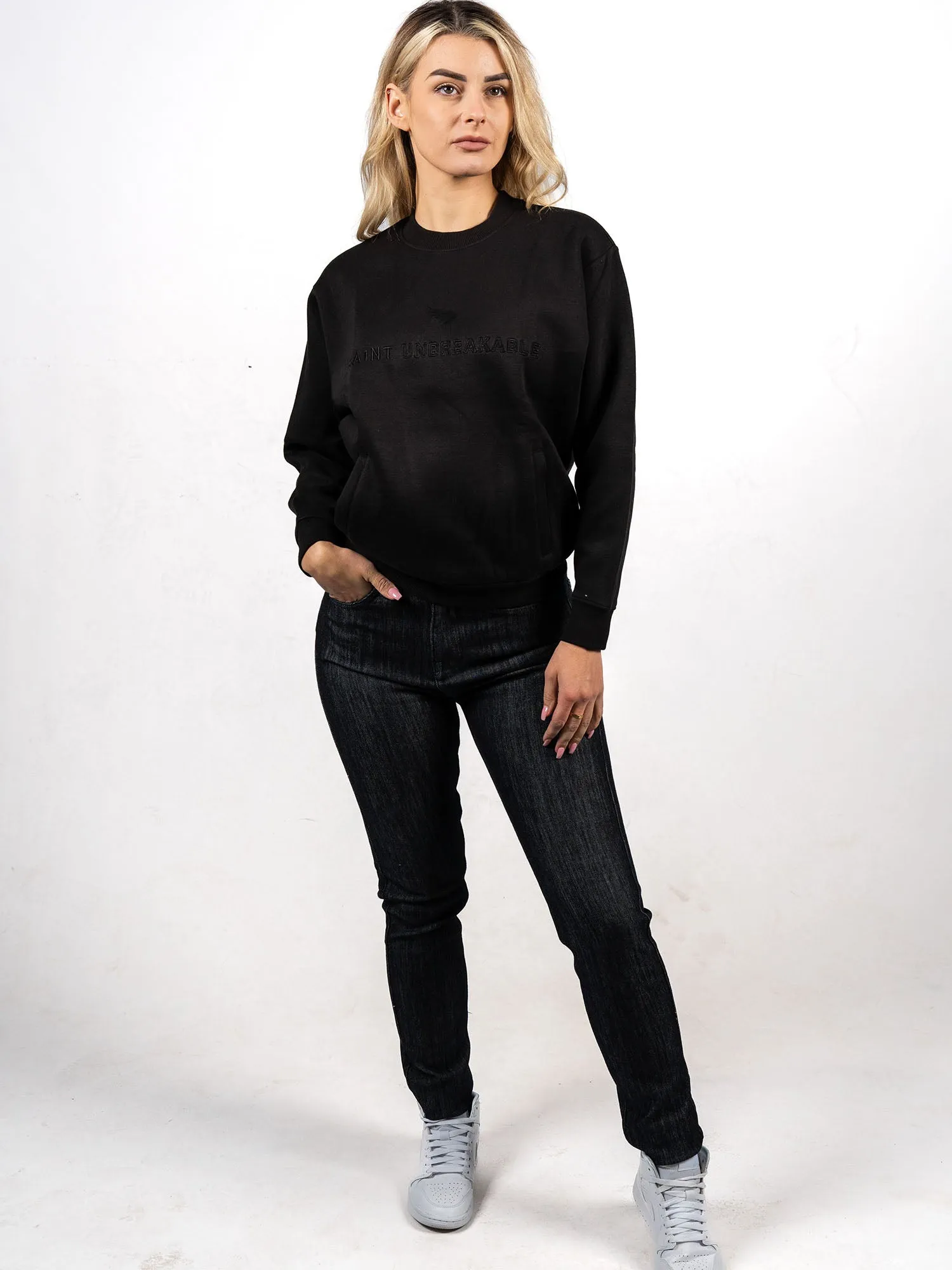 SA1NT Women's Embroidered Crew